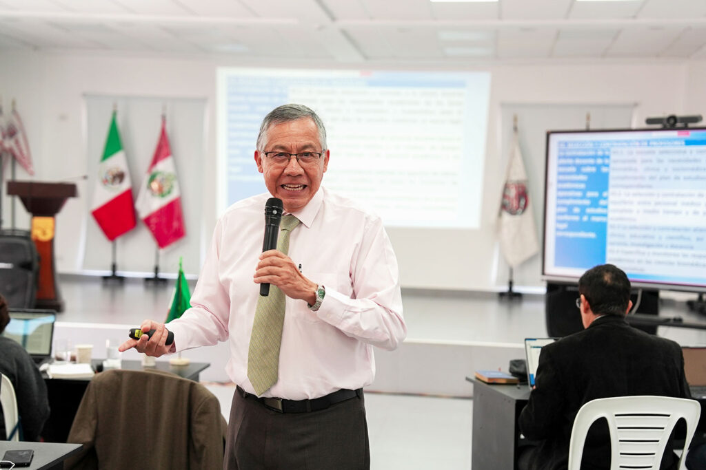 Expositor del Consejo Mexicano para la Acreditación de la Educación Médica, A.C. (COMAEM)